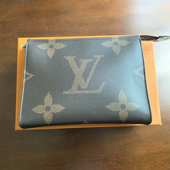 Louis Vuitton Handbag - Picture 5 of 6